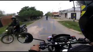 🚨 Impresionante persecución de la policía de Rosario a dos motochorros [upl. by Abixah279]